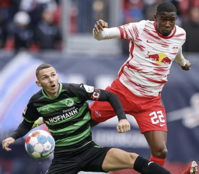 今晚葡超焦点战；夏洛特黄蜂遗憾出局；压力陡增；医务组通报恢复(欧超杯巴黎vs热刺半全场预测)