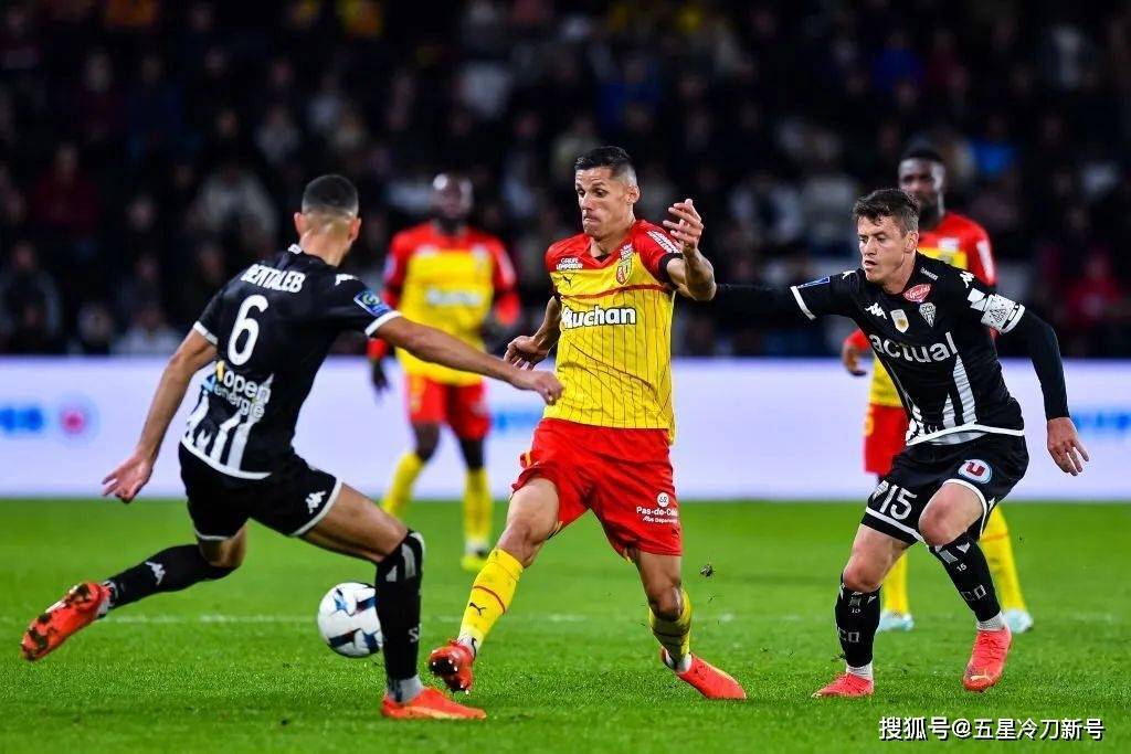 赛博朋克闪躲三次敌人攻击