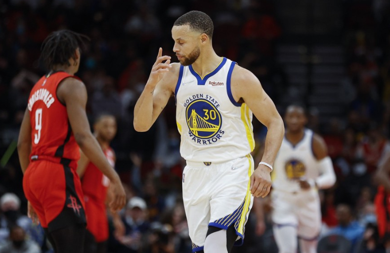 关于风云突变国际米兰关键时刻外线爆发，CBA常规赛版图或变，质疑声仍在，轮换策略成焦点的信息