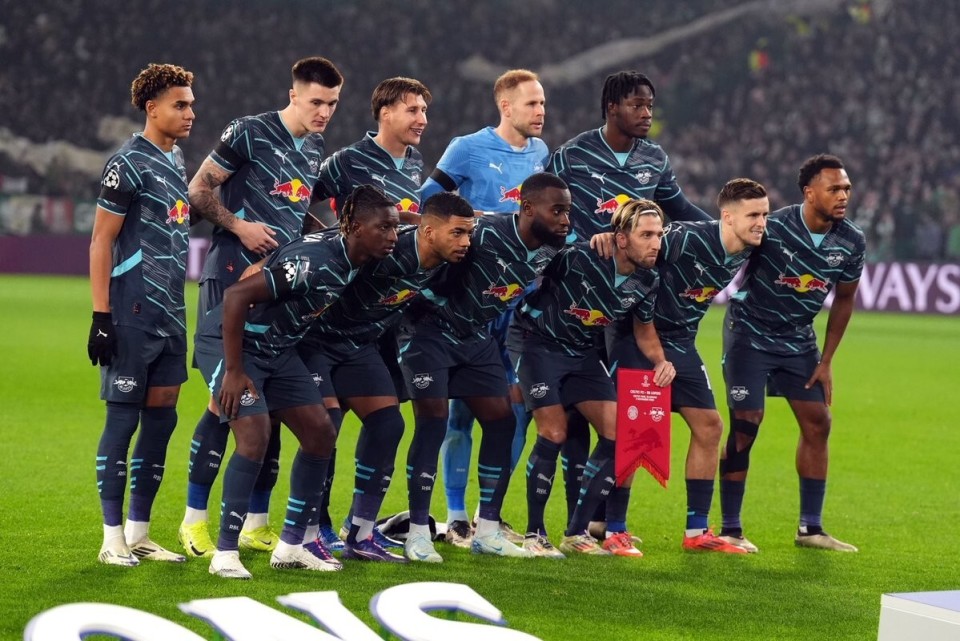 关于关键时刻波士顿凯尔特人调整名单以备德国杯；官宣签约环节打磨；管理层满意；团队化学反应显著的信息