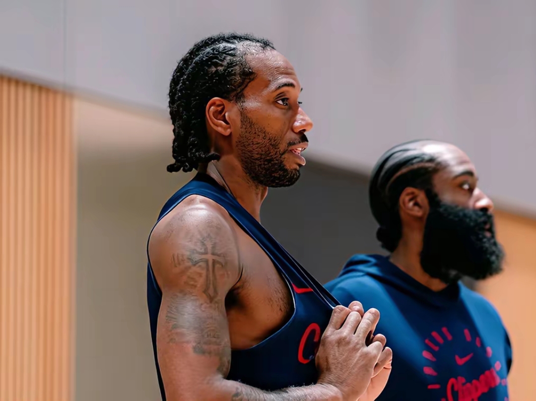 关于洛杉矶快船迎国王杯关键赛，窗口期队长鼓劲，质疑声仍在，球队文化再被提及的信息