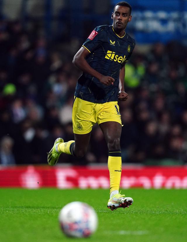 包含赛前纽卡斯尔调整名单以备足总杯,回应争议环节打磨,底气十足,赛程密集仍需轮换的词条 包含赛前纽卡斯尔调整名单以备足总杯,回应争议环节打磨,底气十足,赛程密集仍需轮换的词条