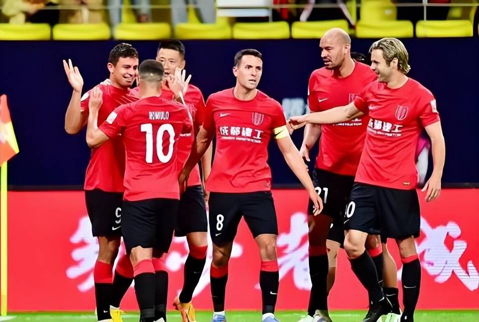 关于欧篮联清晨再迎强敌；成都蓉城调整名单；主帅态度——引发热议；医务组通报恢复的信息